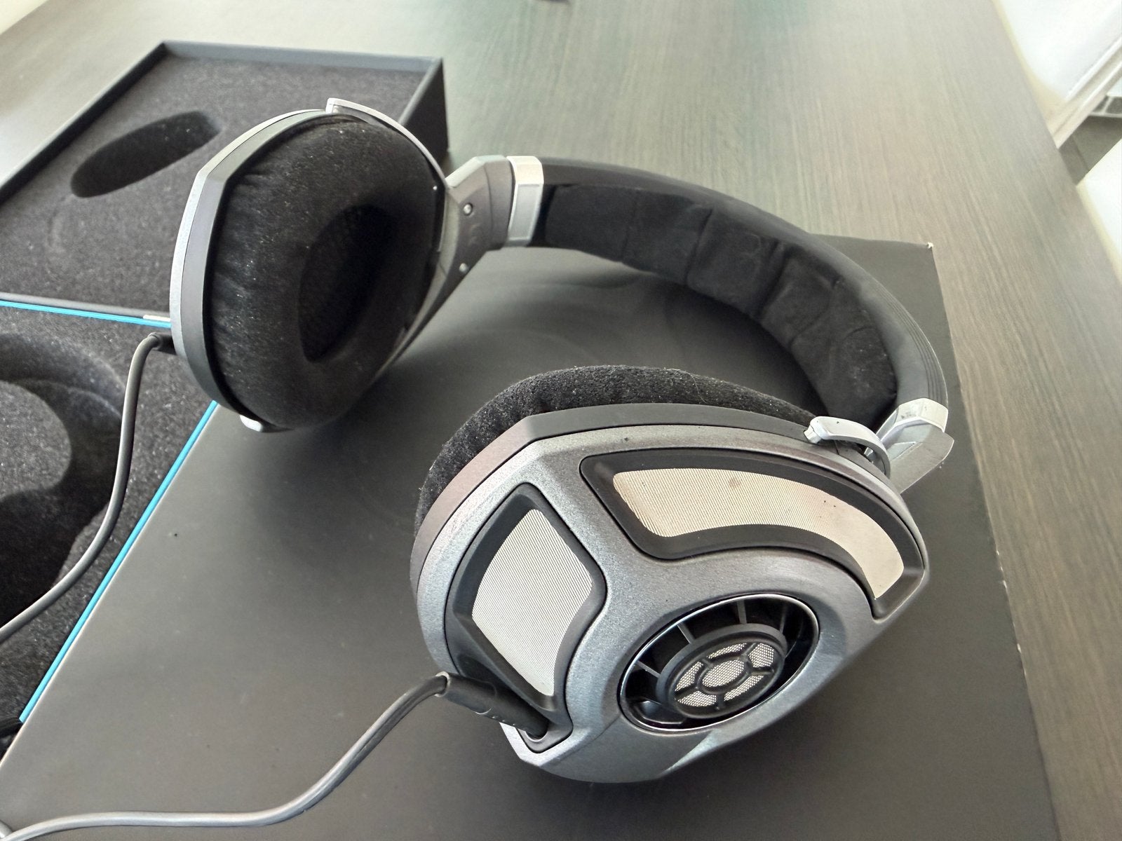 Sennheiser HD700 open back studio hoofdtelefoon, TV, Hi-fi & Vidéo, Casques audio, Enlèvement ou Envoi, Ouvert, Sennheiser, Comme neuf