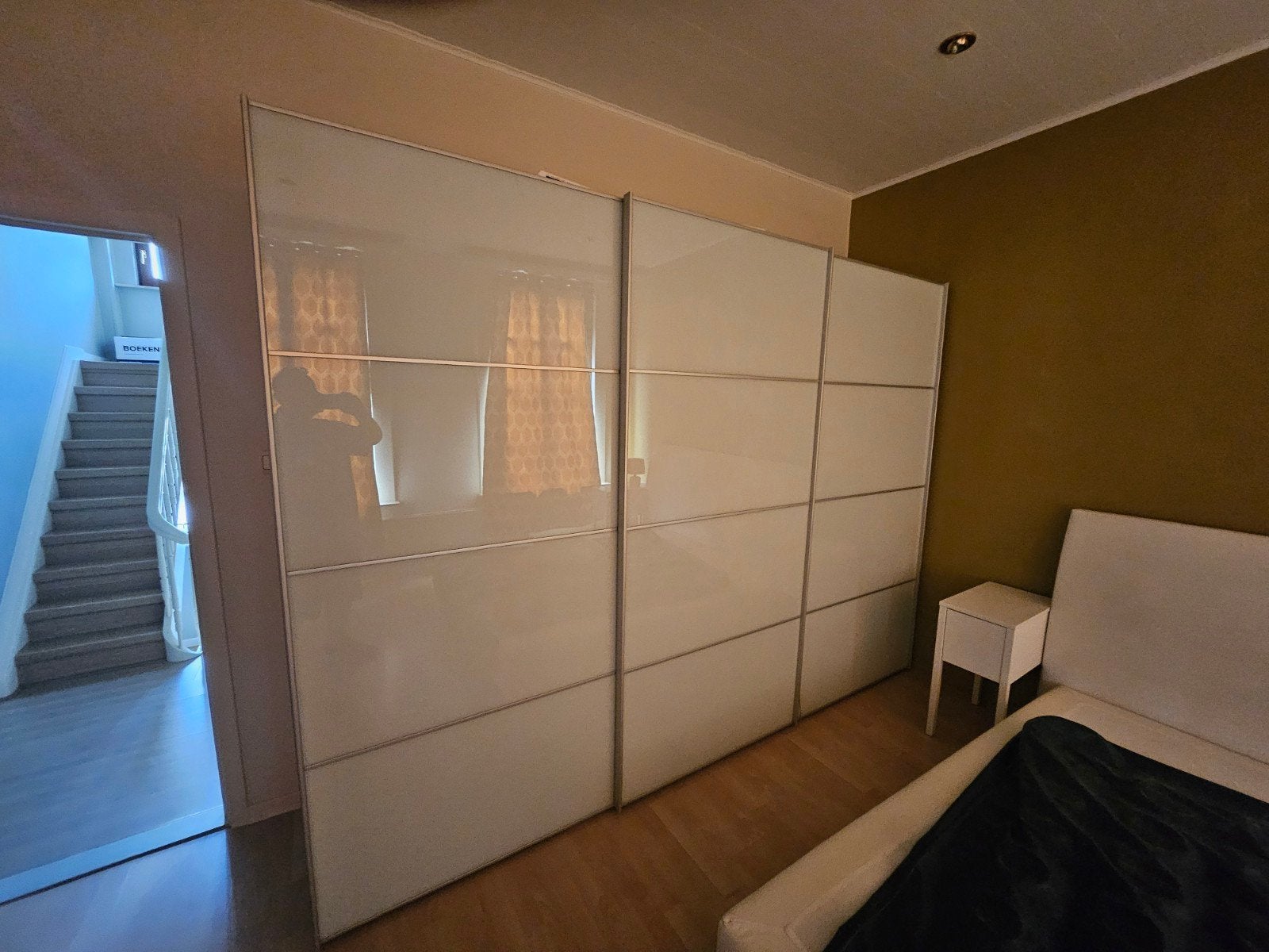 Armoire de chambre 3 portes coulissantes, Modern schuifdeuren ruimtebesparend, 200 cm ou plus, Avec tablette(s), Verre