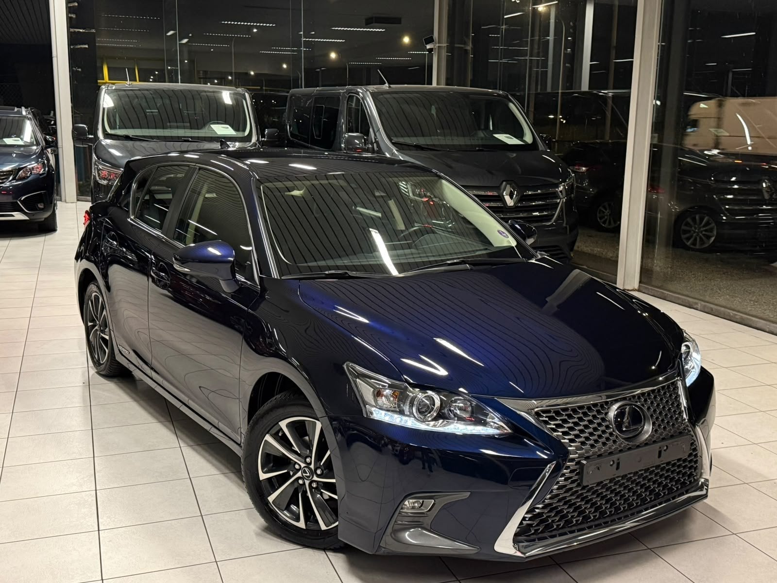 Lexus CT200H 1.8 Essence/Hybride Automatique 73kW Euro 6d-T-, Autos, Achat, https://public.car-pass.be/vhr/6489d6c8-fcaa-4eca-b101-ad667c41103f