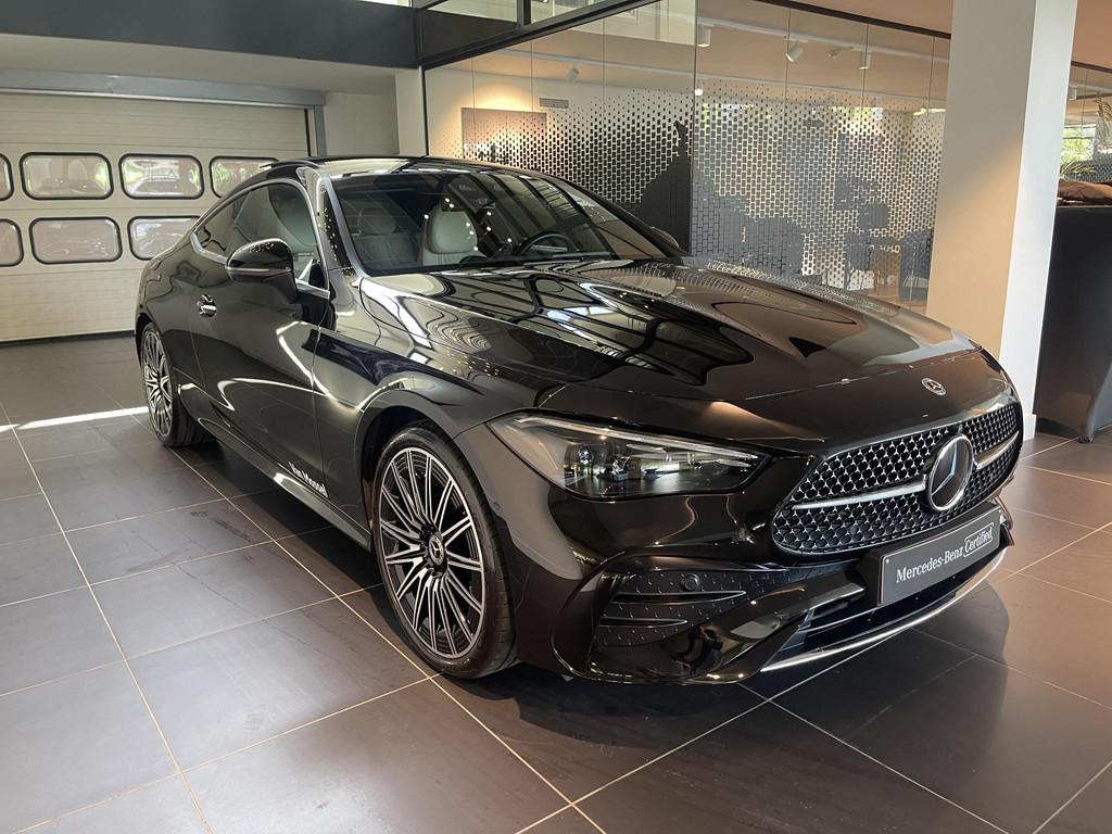 Mercedes-Benz CLE 200 AMG Line Coupé + LEDER + PANO DAK + B, Autos, Electronic Stability Program (ESP), 1800 kg, Beige, Entreprise