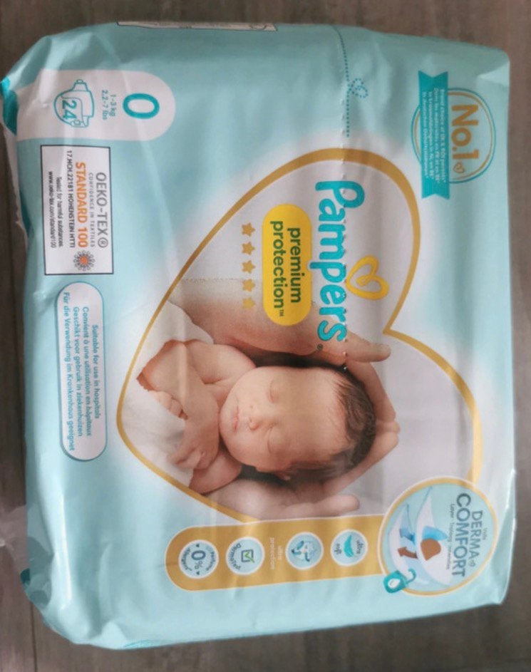 Pampers taille 0, 1 carton fermer 20€, Enfants & Bébés, Enlèvement, Comme neuf