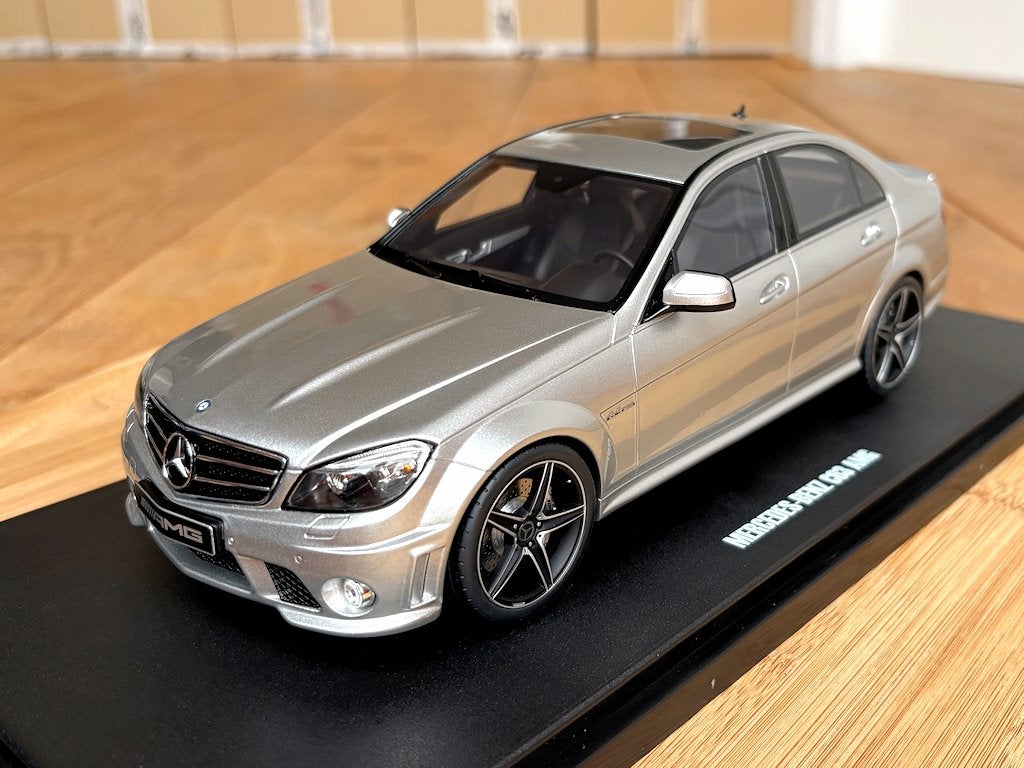 Mercedes C63 AMG sedan W204 zilver 1:18 GT Spirit GT462, Hobby & Loisirs créatifs, Voitures miniatures | 1:18, Enlèvement ou Envoi