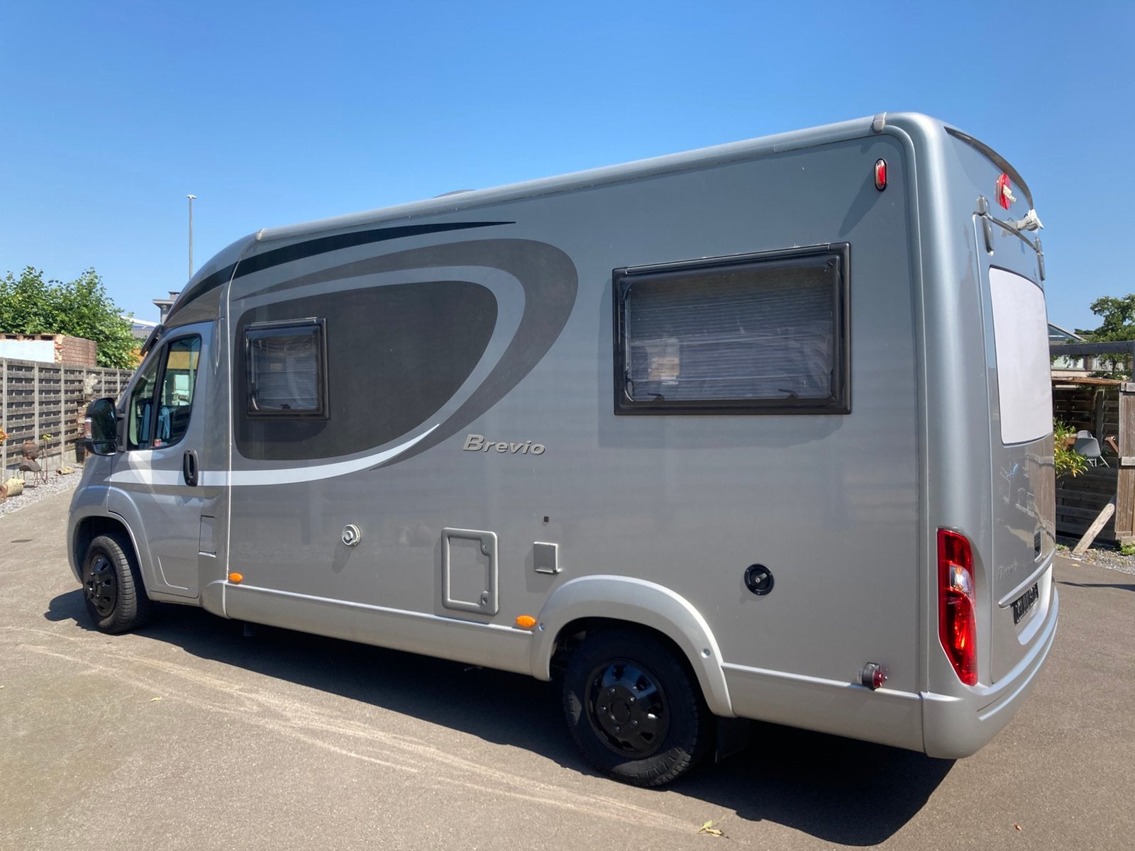 Burstner Brevio T645 nieuw model Fiat Ducato 2300cc, Caravanes & Camping, Camping-cars, Siège de train, Jusqu'à 4, Toilette à cassette