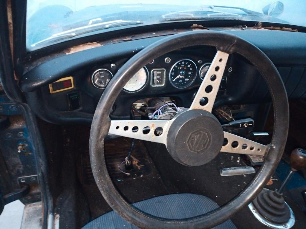 MGB GT 1970. Zonder papieren. Barnfind, foto 11