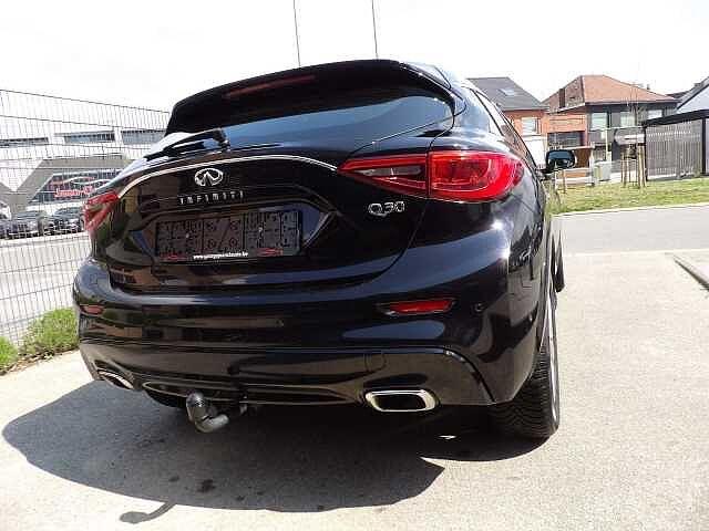 Infiniti Q30 1.5d Premium, Autos, Achat, Entreprise, Boîte manuelle, 79 kW
