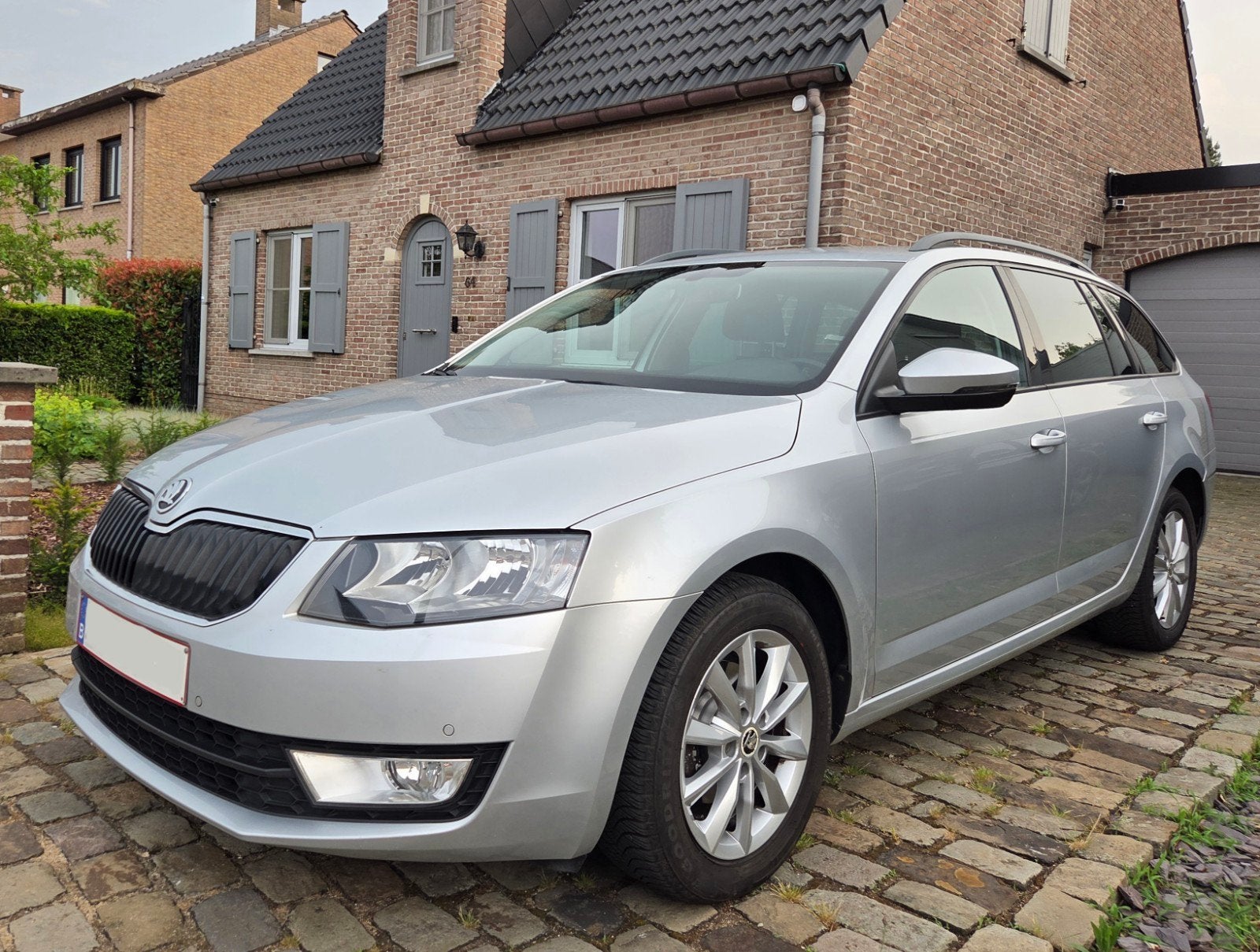 Skoda Octavia 1.6 TDI - Zetelverwarming/Navi/Airco,..., Auto's, Skoda, Parkeersensor, 1600 cc, 5 deurs, Particulier