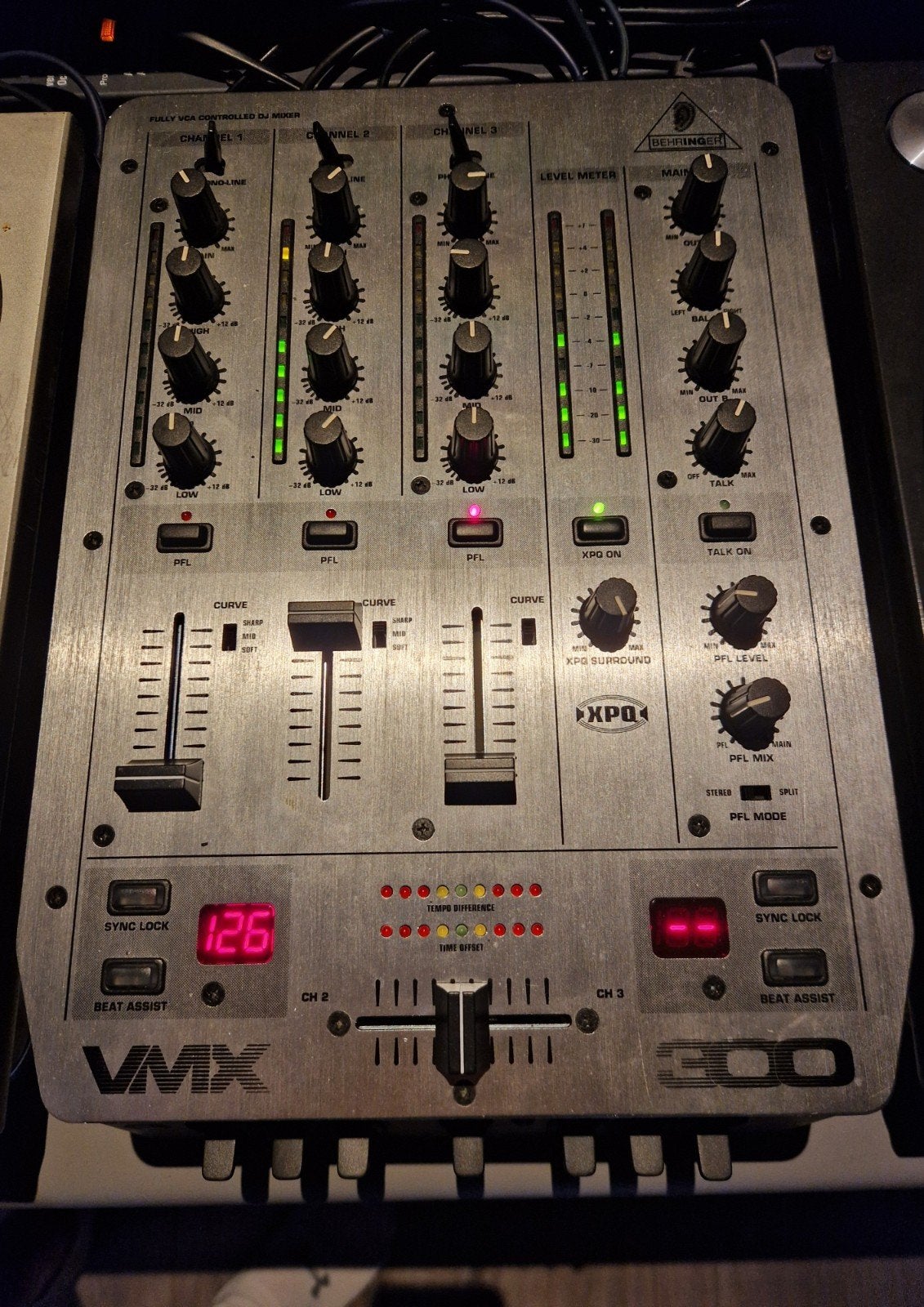 Behringer VMX 300 mengpaneel, Ophalen, Zo goed als nieuw, Minder dan 5 kanalen, Microfooningang