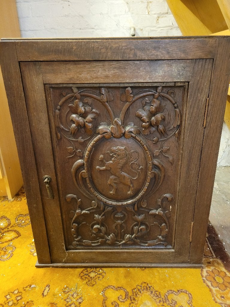 Apothekerskastje, Ophalen