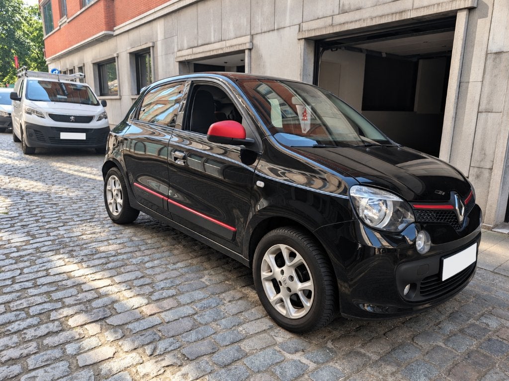 Renault Twingo III 1.0 SCe – 2015 – 181.000 km – € 3.250, Auto's, Euro 5, Zwart, Zwart, Handgeschakeld