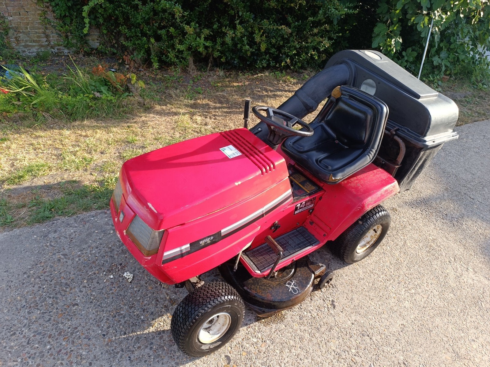 Krachtige sterke zitmaaier 14pk 2cilinder grote gazon!!, Tuin en Terras, Zitmaaiers, Ophalen, Zo goed als nieuw, Opvangbak, 90 tot 120 cm