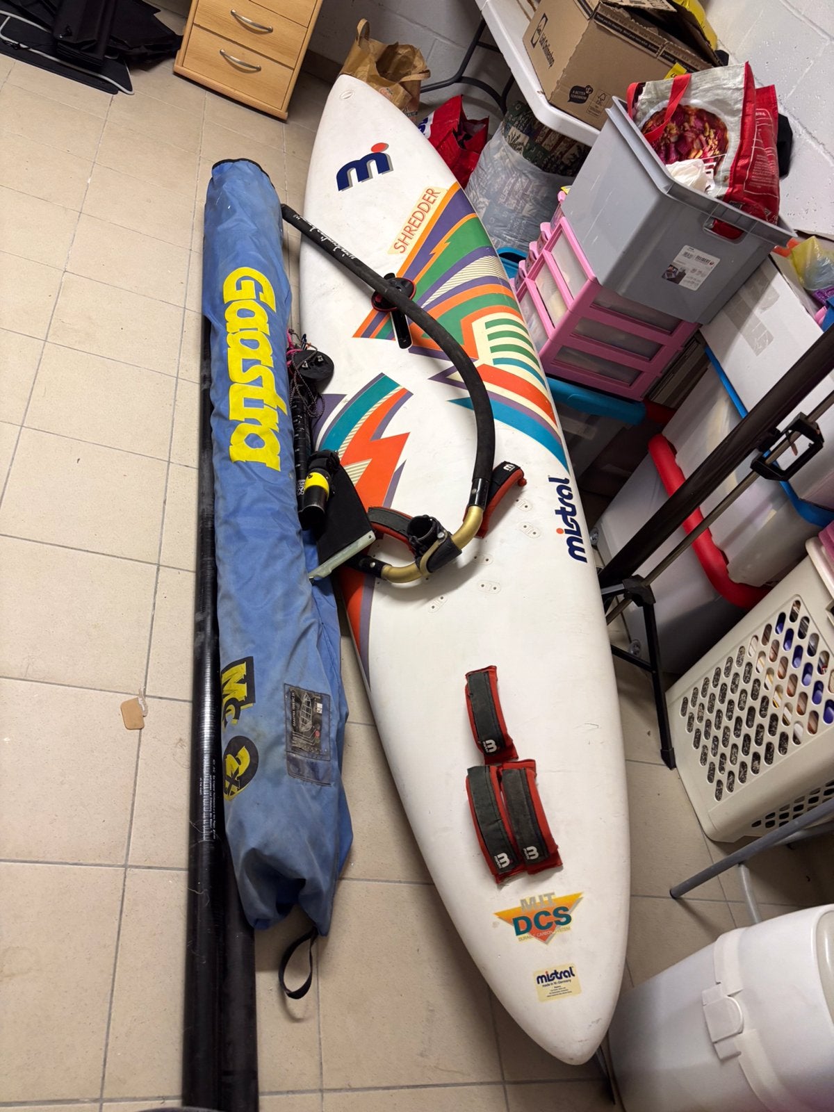 Planche à voile complète, Sports nautiques & Bateaux, Mistral, Ensemble complet, Comme neuf, Enlèvement