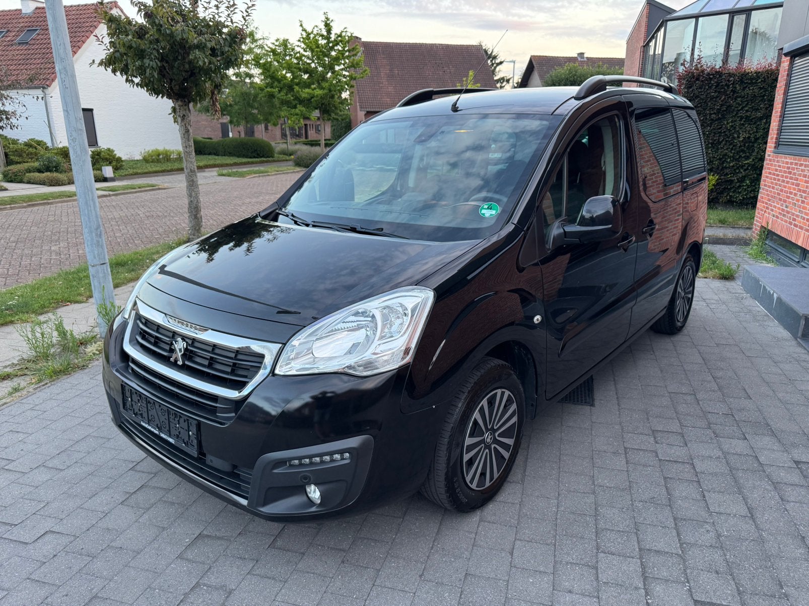 Peugeot Partner Tepee 1.6 diesel Automaat, Testrit aan huis, Euro 6, 4 cilinders, 109 g/km