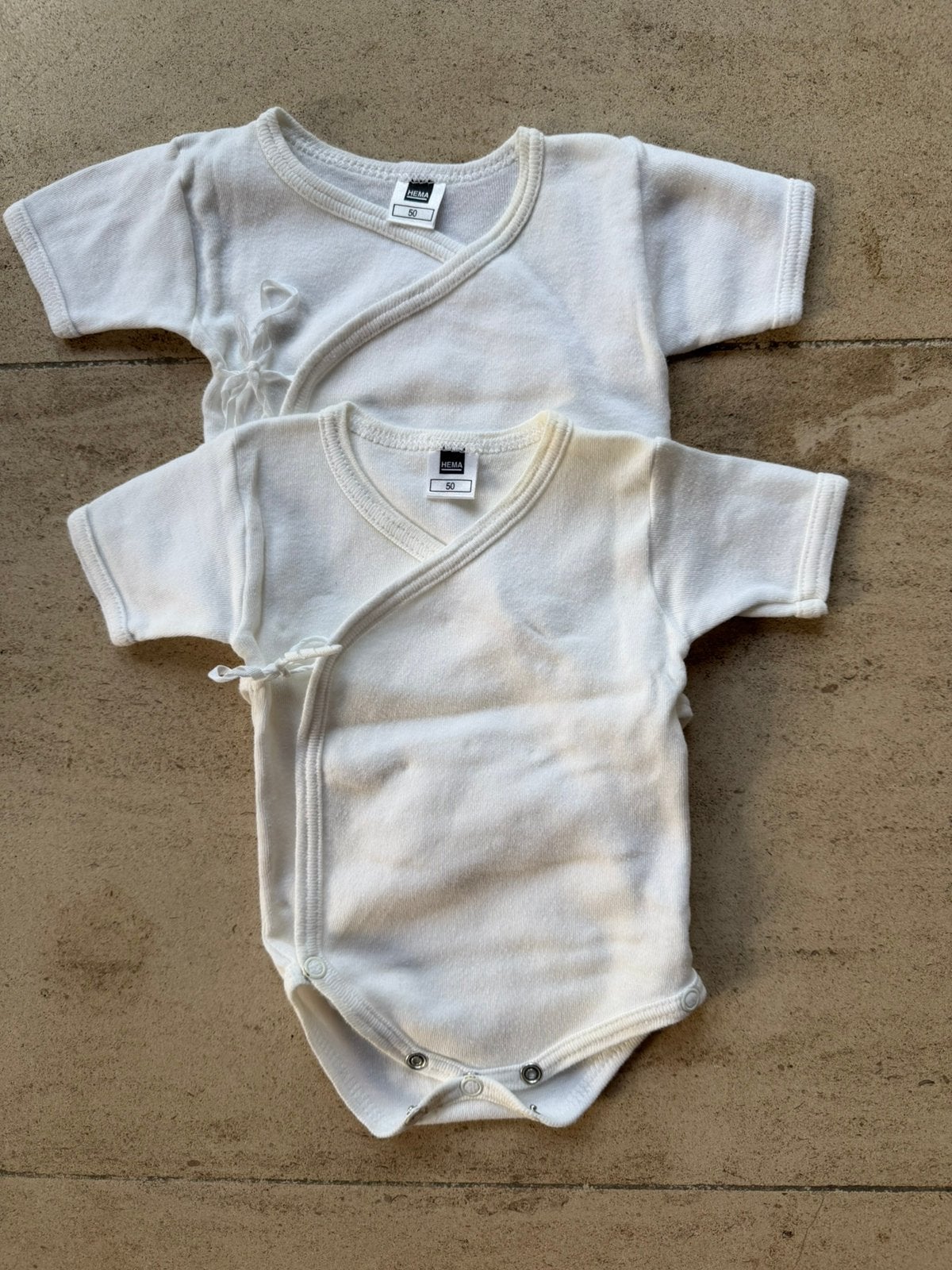 2 rompers Hema maat 50, Enfants & Bébés, Vêtements de bébé | Taille 50, Enlèvement ou Envoi, Utilisé, Garçon ou Fille, Vêtements de nuit ou Sous-vêtements