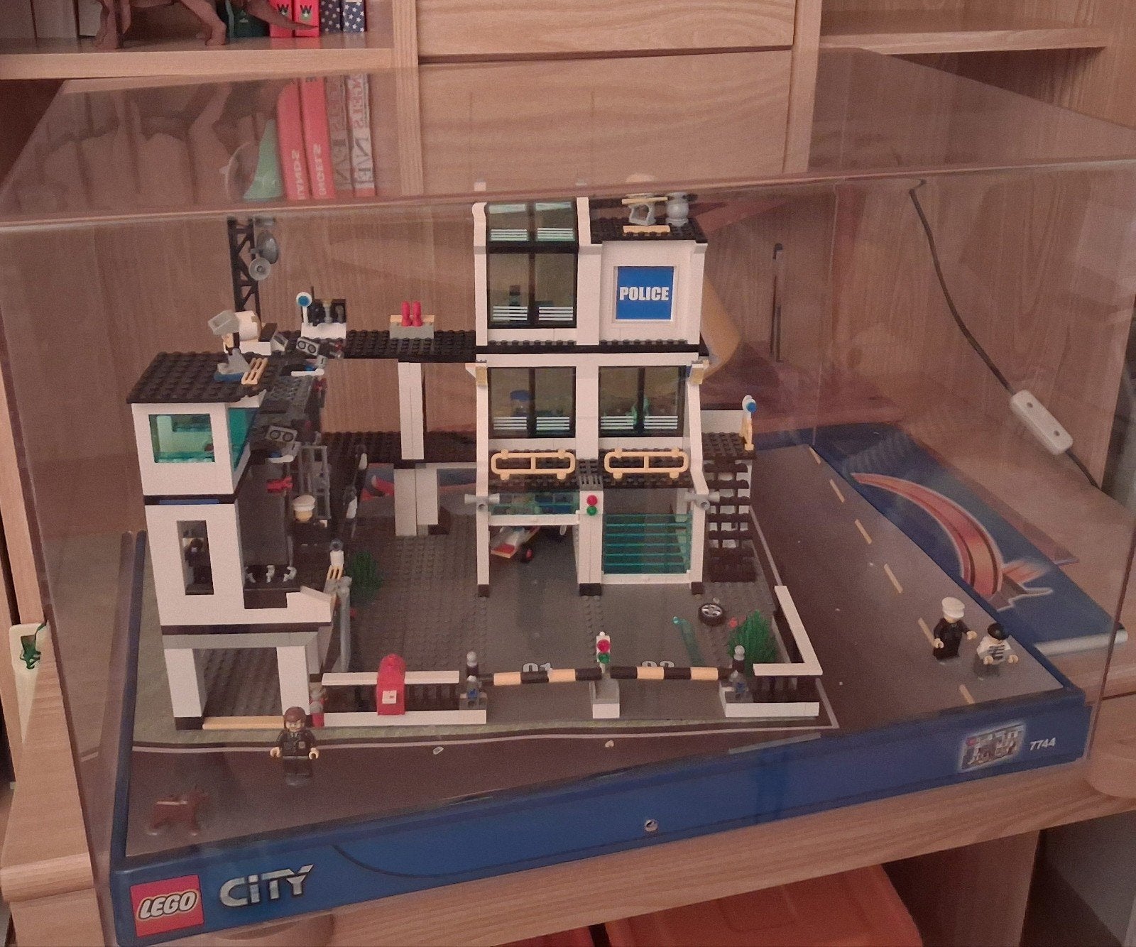 lego city politiebureau, Ophalen