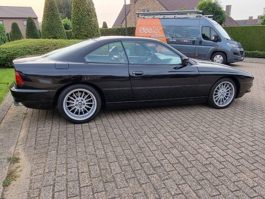 BMW 850i V12 van 1990, foto 8