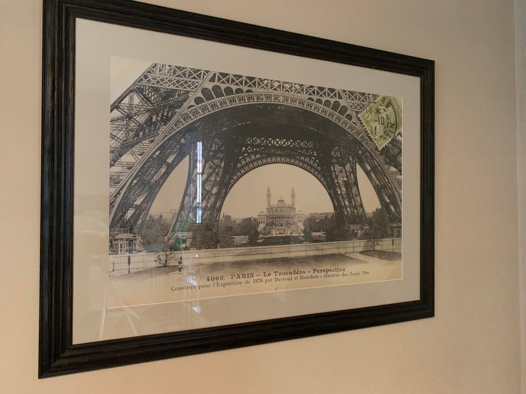 Foto van de voet van de Eiffeltoren, Ophalen