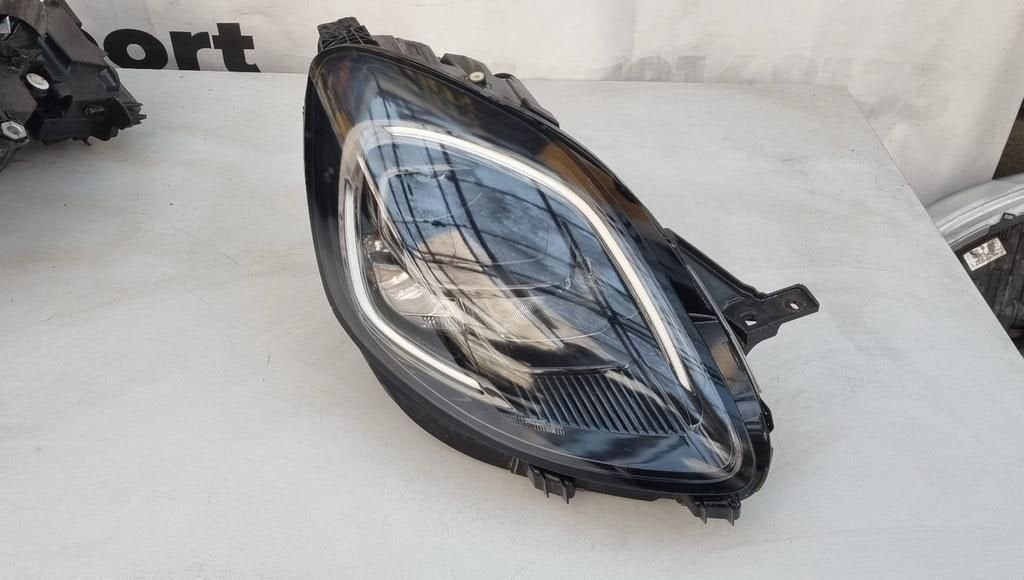 Koplamp Ford PUMA Rechts LED L90202381, Gebruikt, -, -, Ophalen of Verzenden