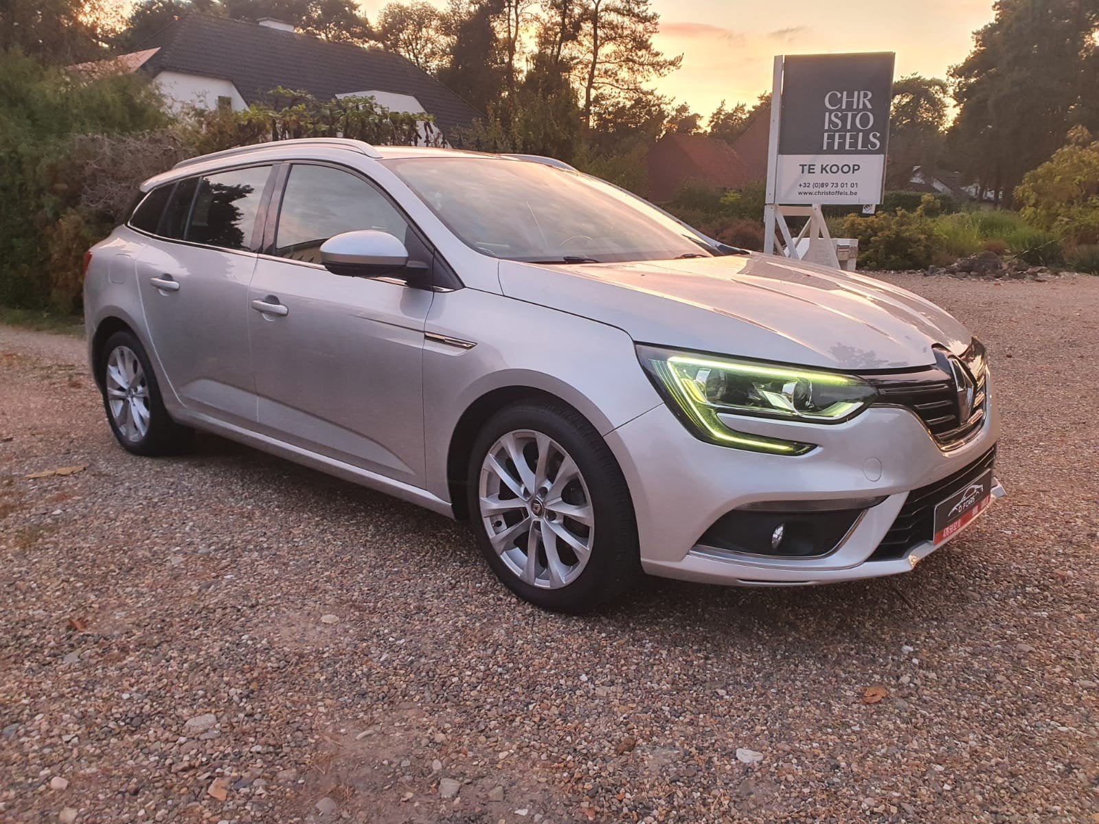 Renault Megane Break 1.2 Benzine  2016, Voorwielaandrijving, Euro 5, Stof, Zwart