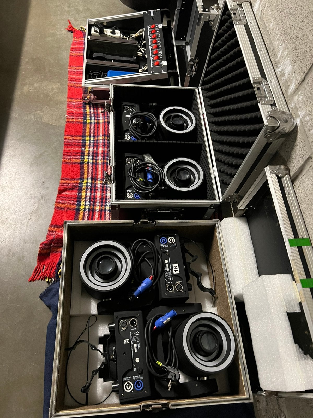 Moving Heads (LED), Ophalen, Zo goed als nieuw