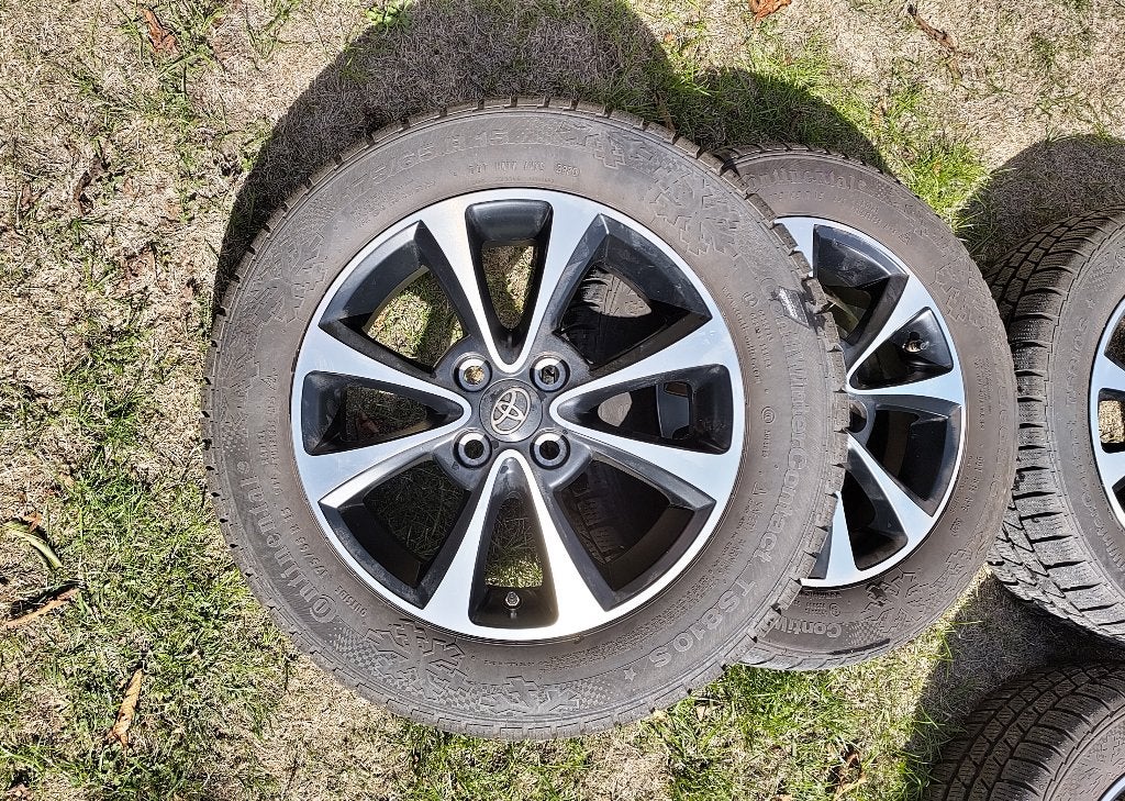 Jantes Toyota + Pneus hiver Continental, Autos : Pièces & Accessoires, Pneus & Jantes, 15 pouces, Pneus et Jantes, Pneus hiver