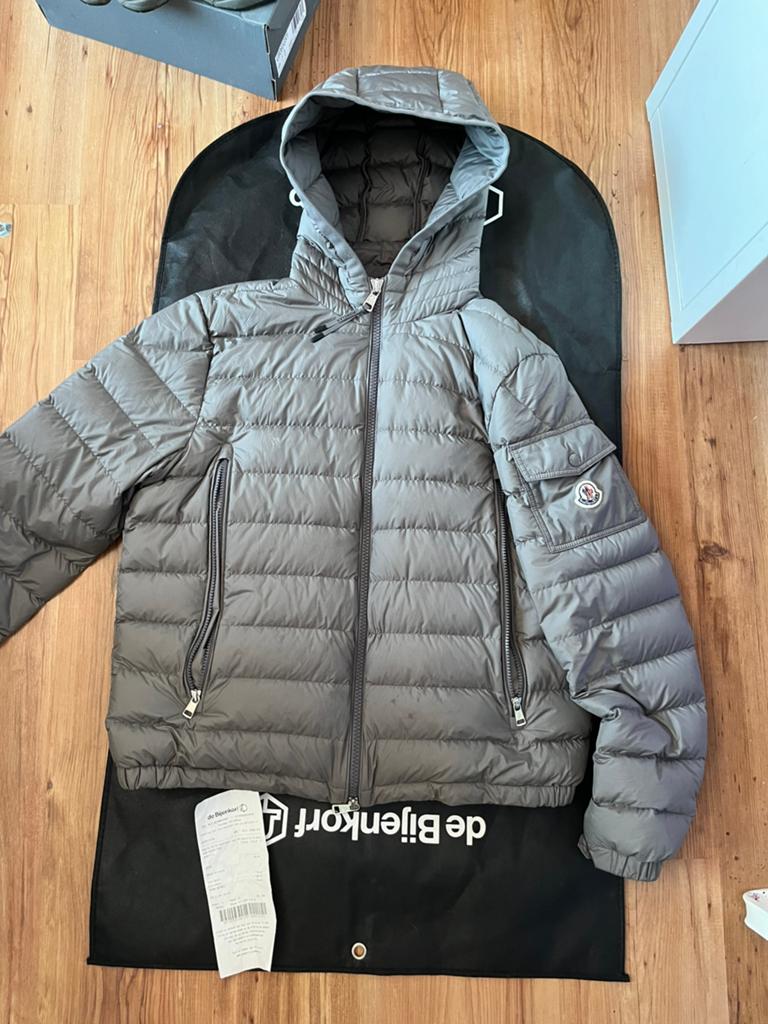 Moncler jas met bon etc, Kleding | Heren, Jassen | Winter, Ophalen of Verzenden, Zo goed als nieuw