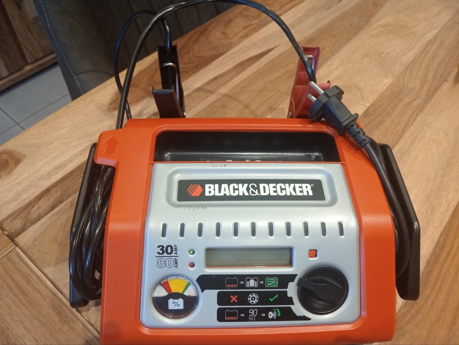 Chargeur de batterie Black & Decker BDSBC30A 12V – 30/80A, Enlèvement ou Envoi