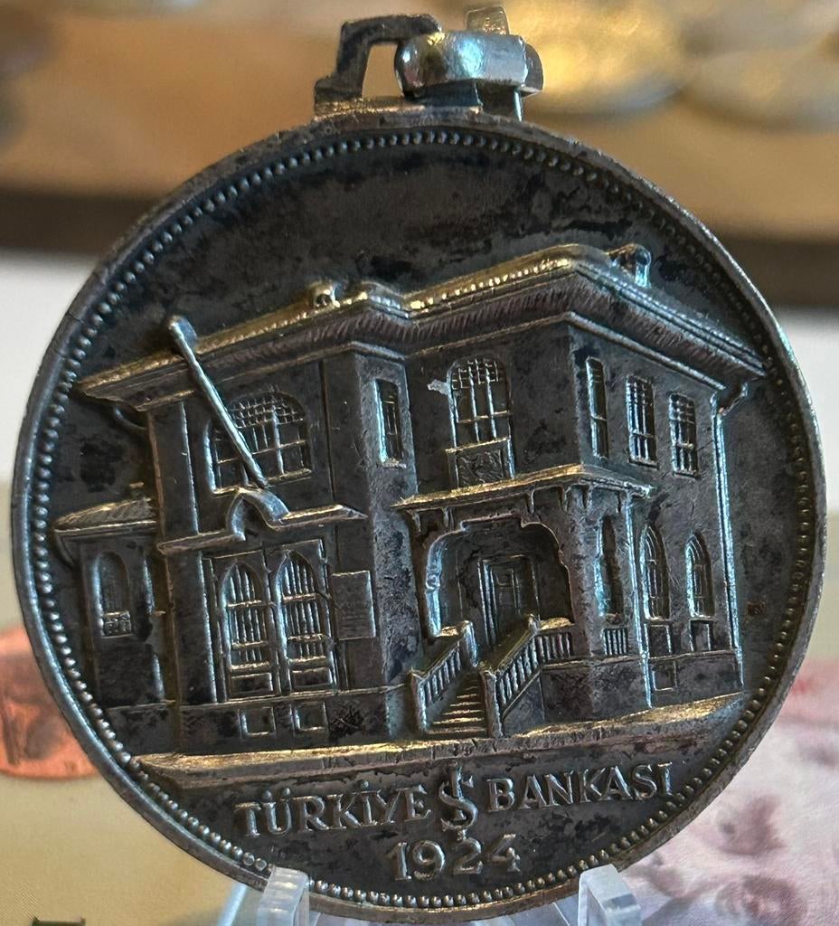 Medaille turkiye is bankasi 1924-1974, Postzegels en Munten, Ophalen of Verzenden