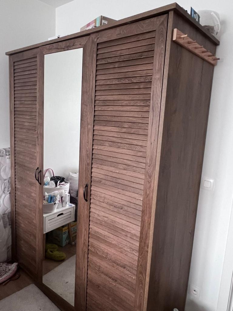 Wardrobe Jysk Manderup, Enlèvement