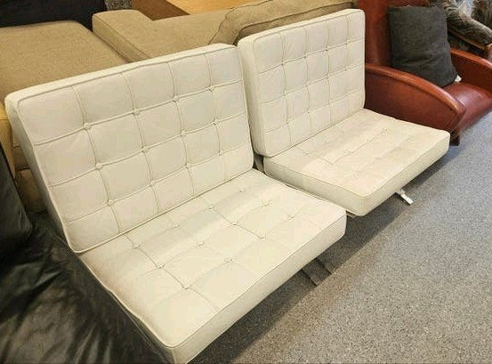 Knoll Barcelona 2 witte chairs, Ophalen