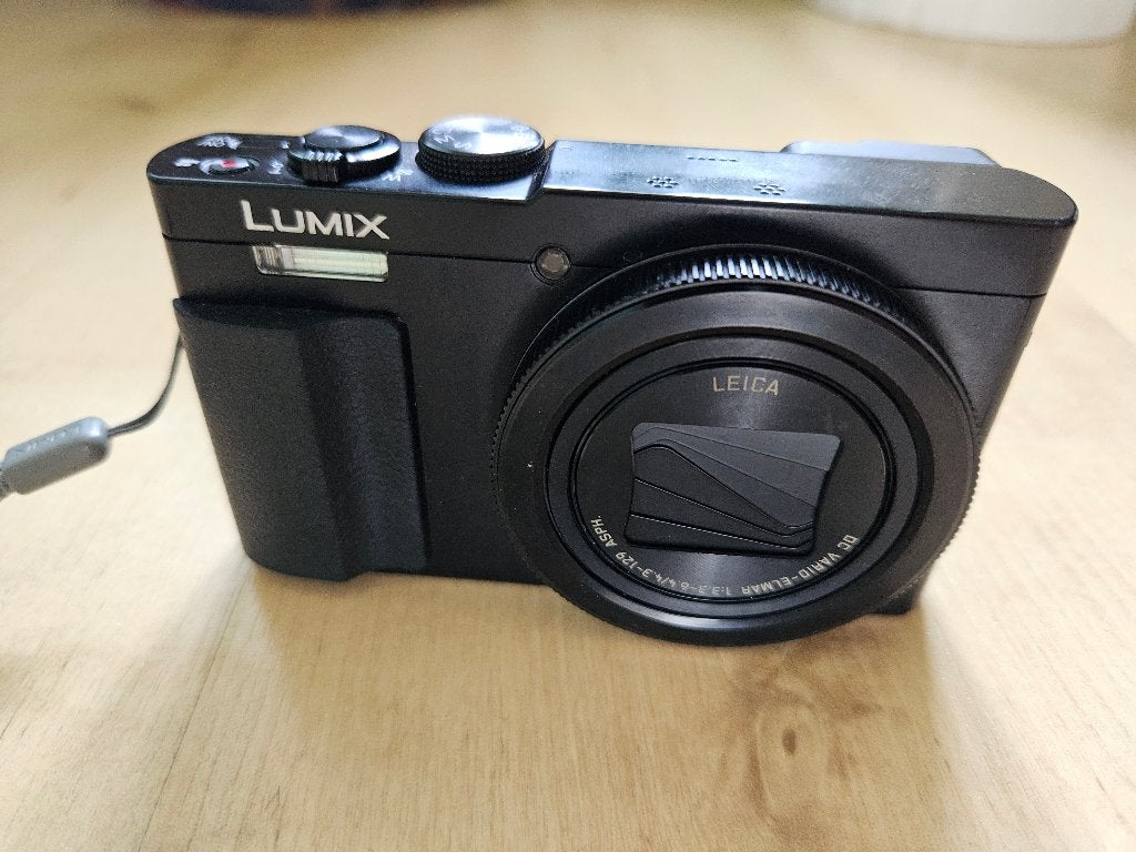 Panasonic Lumix DMC-TZ70+lader+2ebatterij+Case Logic tasje, Ophalen, 12 megapixels, Compactcamera, 8 keer of meer