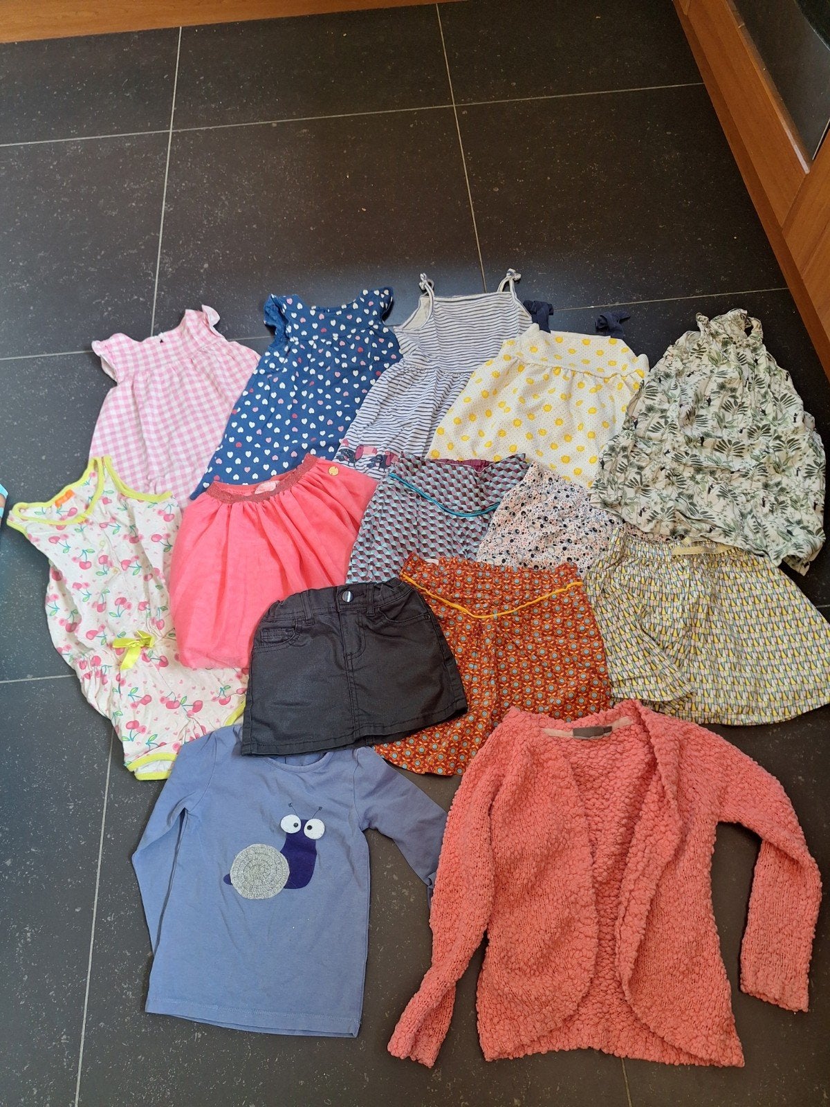 Pakket meisjeskleren, Ophalen, Maat 98