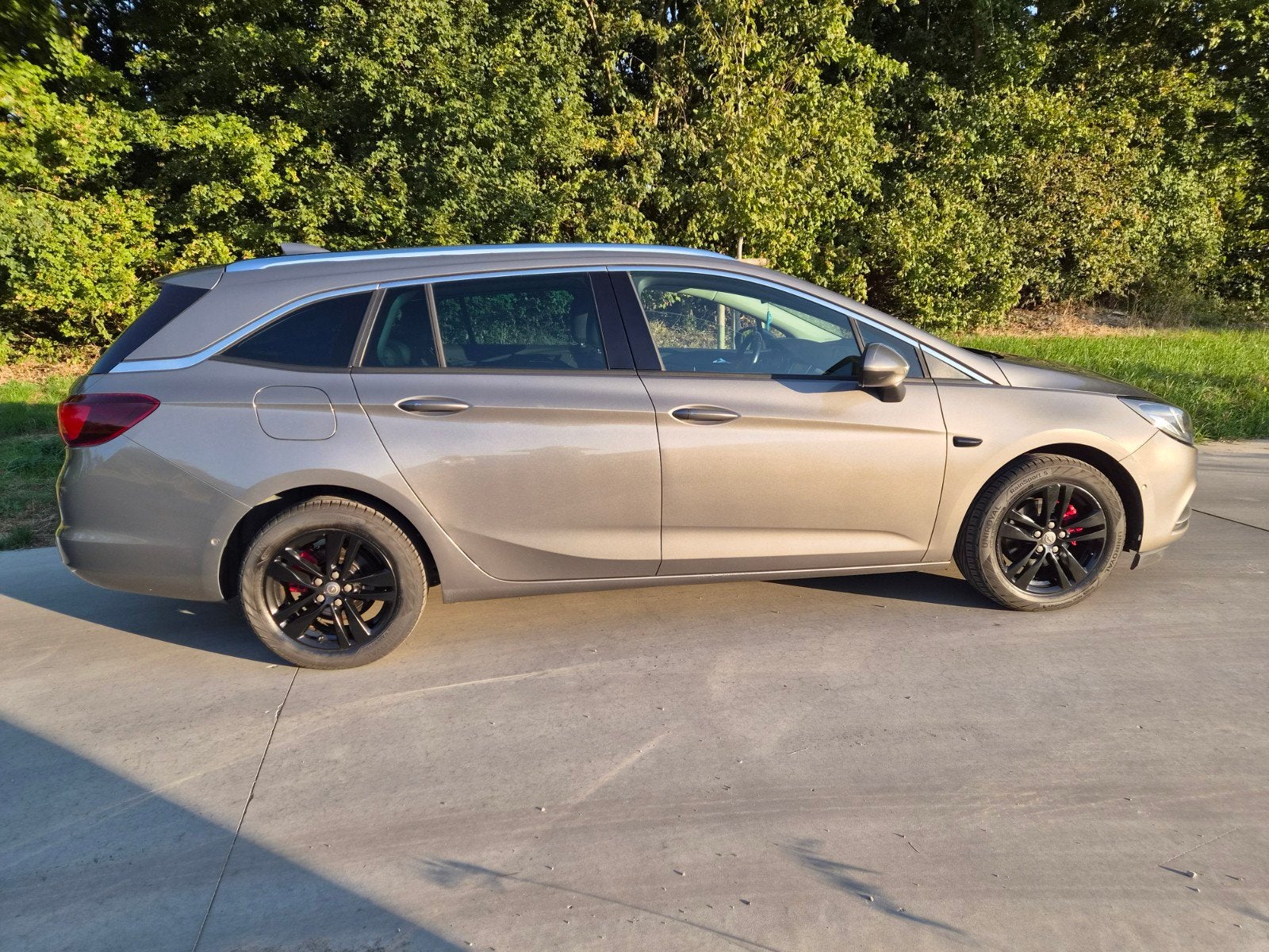 Opel Astra Sports Tourer +.Full., Voorwielaandrijving, Leder, 5 deurs, Particulier