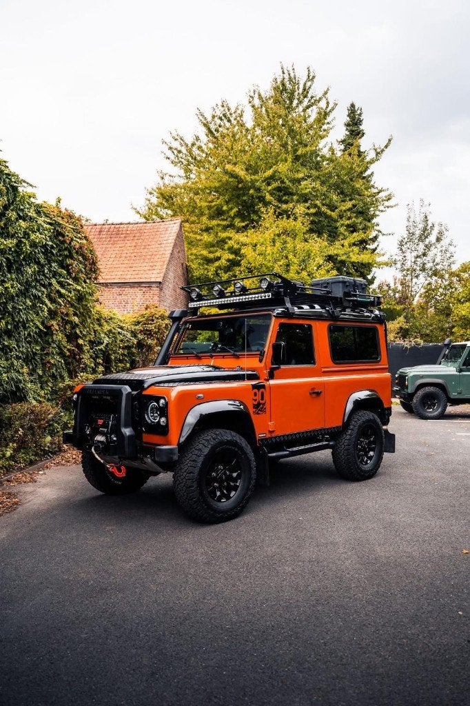 LAND ROVER DEFENDER 90 ADVENTURE EDITION 1 SUR 600., Autos, Cuir, Euro 5, Achat, Entreprise