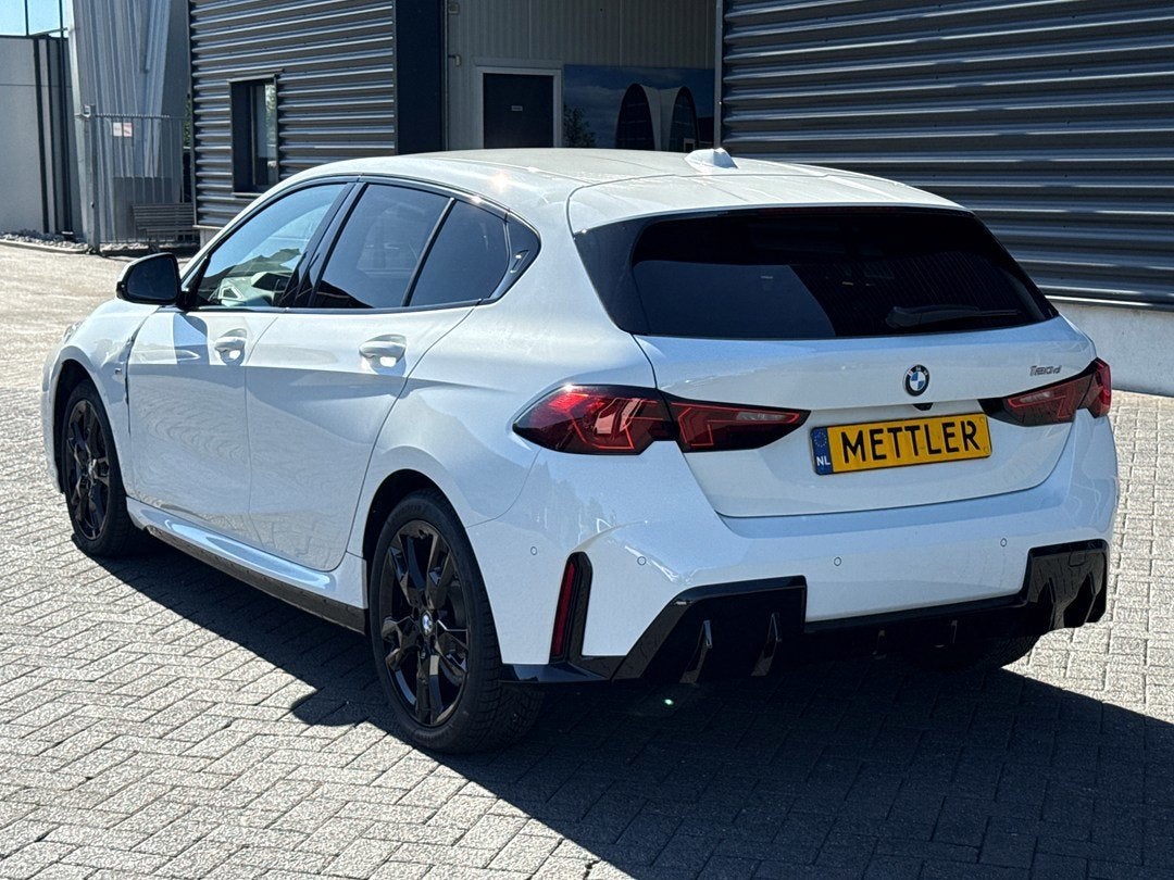 BMW 1-serie 120d M Sport Design Edition, harman kardon, head, Dealer onderhouden, 1 Reeks, 1995 cc, 4 cilinders
