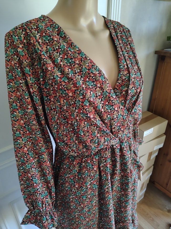 nieuwe jurk van emma & ella, Kleding | Dames, Emma ella, Ophalen of Verzenden, Nieuw, Maat 38/40 (M)