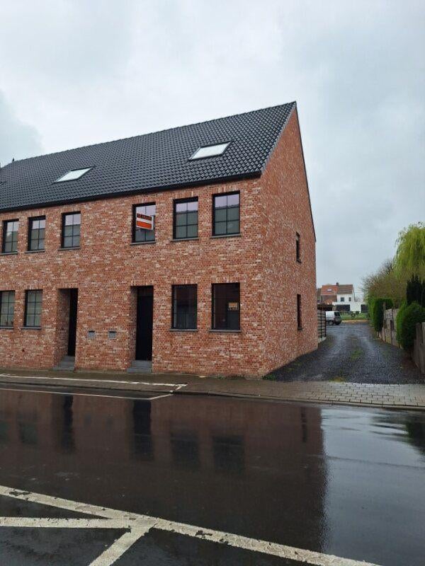Nieuwbouwwoning (bwj 2023) te huur, EPC A , 4 slaapkamers..., 184 m², Direct bij eigenaar, 65 kWh/m²/jaar, Hoekwoning