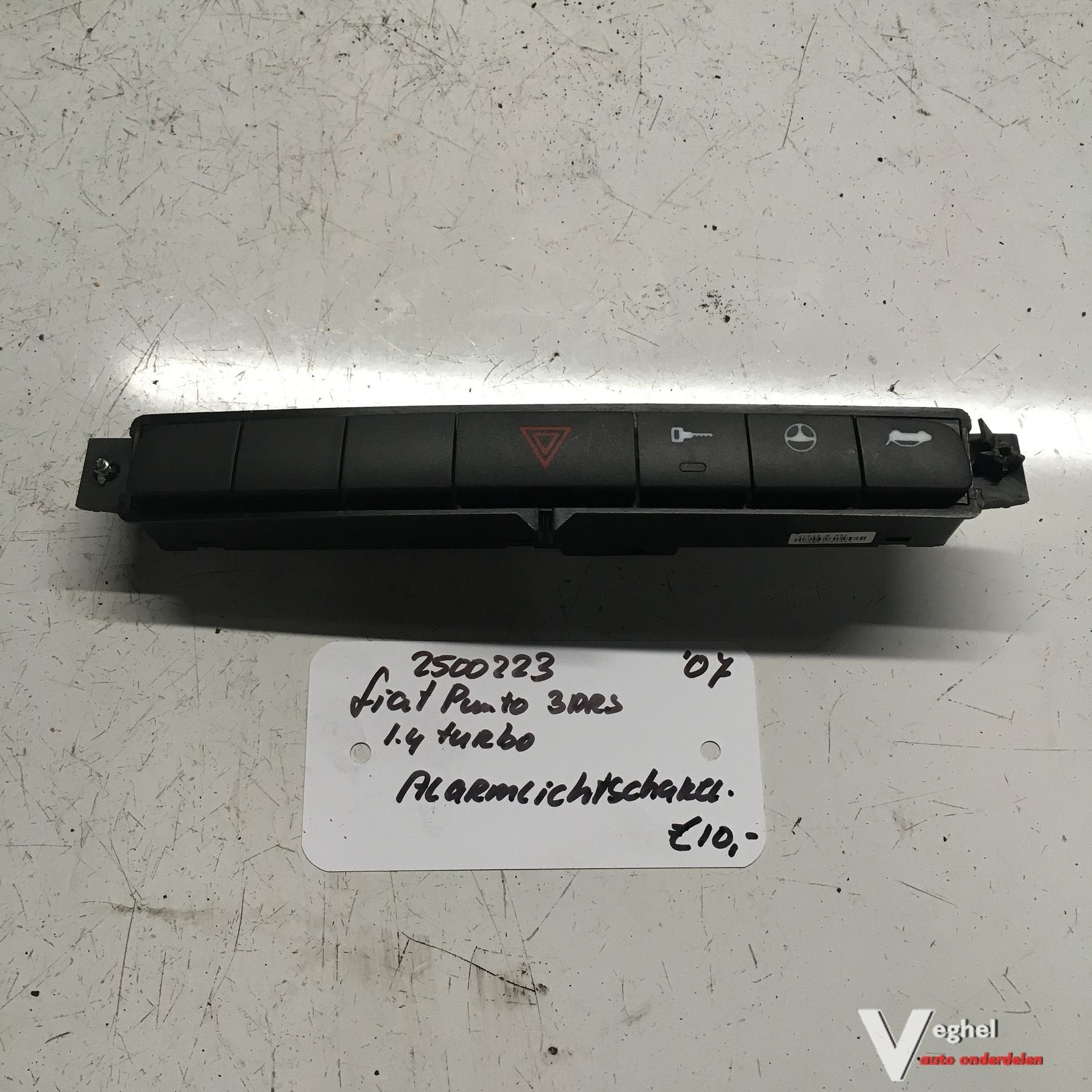 Fiat Punto 3drs 1.4 Turbo 2007 2500223  Alarmlichtschakelaar, -, Utilisé, -, -