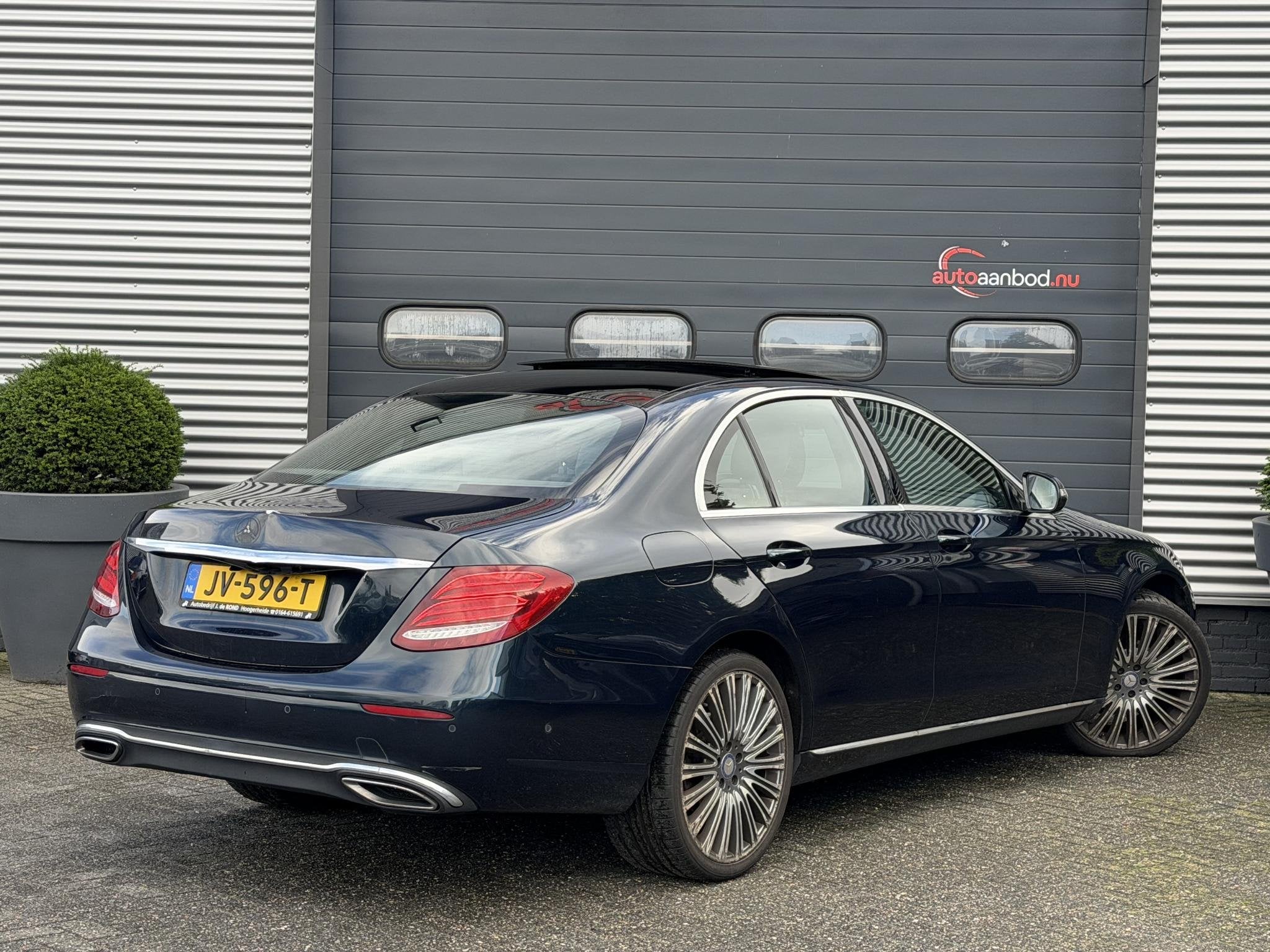 Mercedes-Benz E-klasse 220 d Lease Edition | Panoramadak | B, Auto's, Automaat, 4 deurs, Achterwielaandrijving, 4 cilinders
