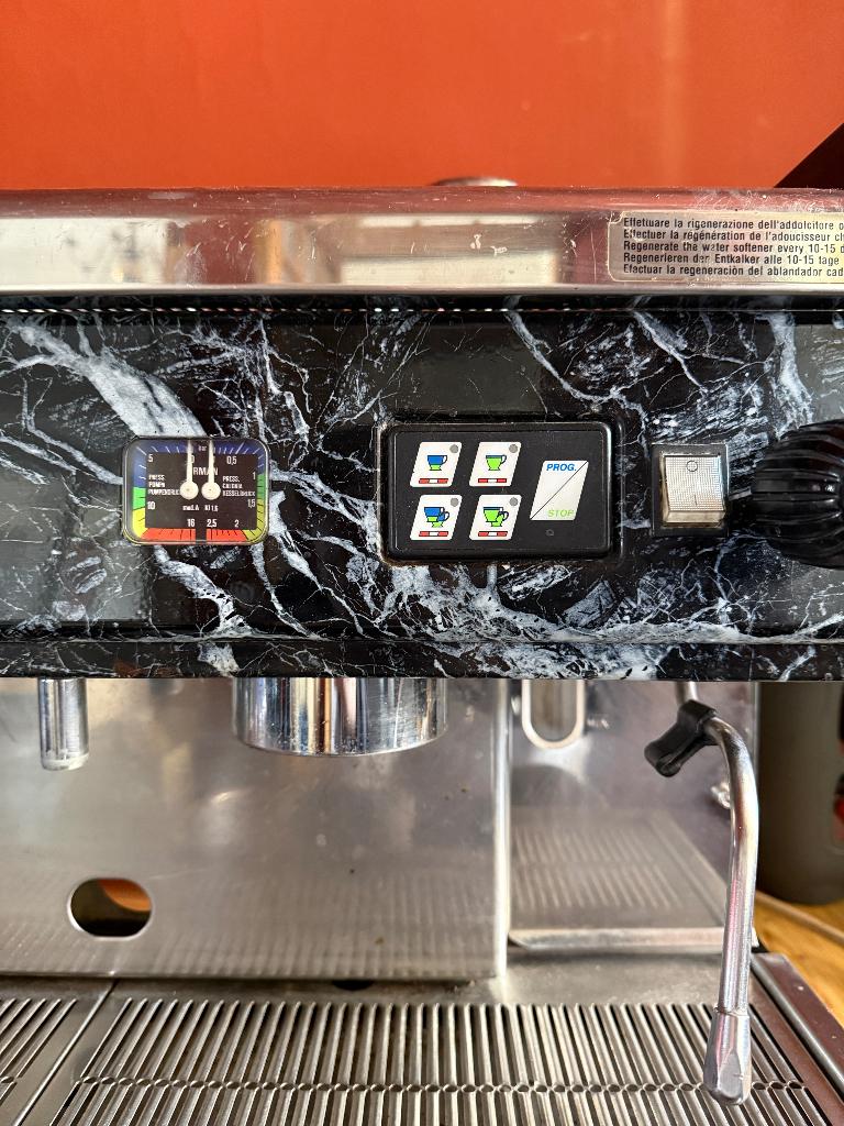 Koffiemachine met molen en accesoires, 2 à 4 tasses, Enlèvement, Utilisé, Cafetière