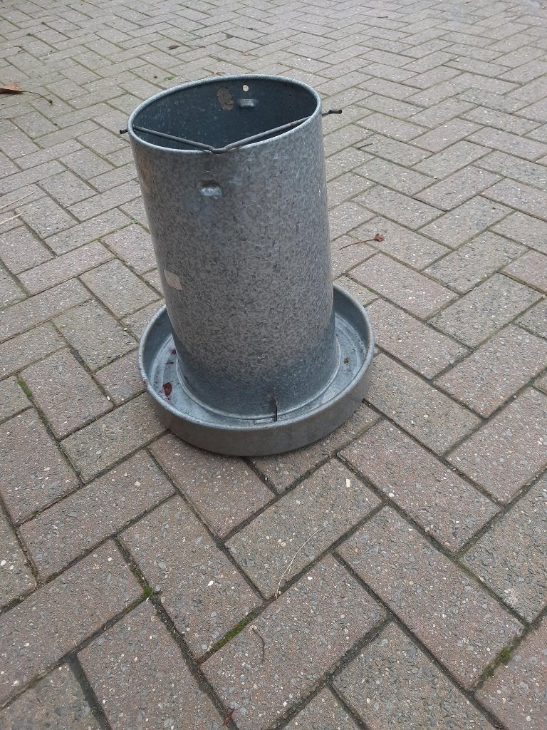 Silo d'alimentation pour poulets et dindes., Animaux & Accessoires, Enlèvement, Comme neuf, Abreuvement et Alimentation