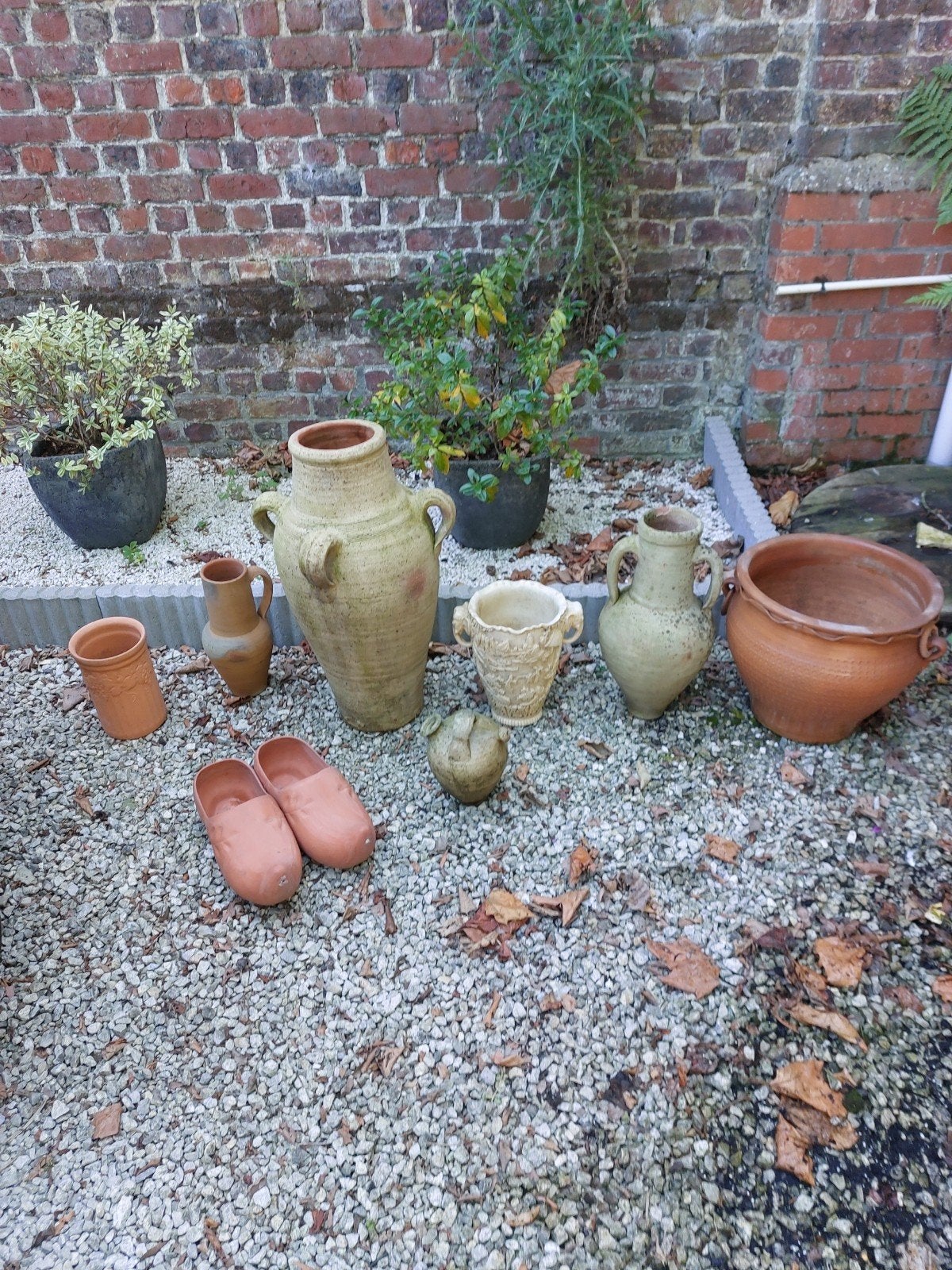Lot van terracota bloempotten en amphoras, Tuin en Terras, Tuinvazen, Ophalen