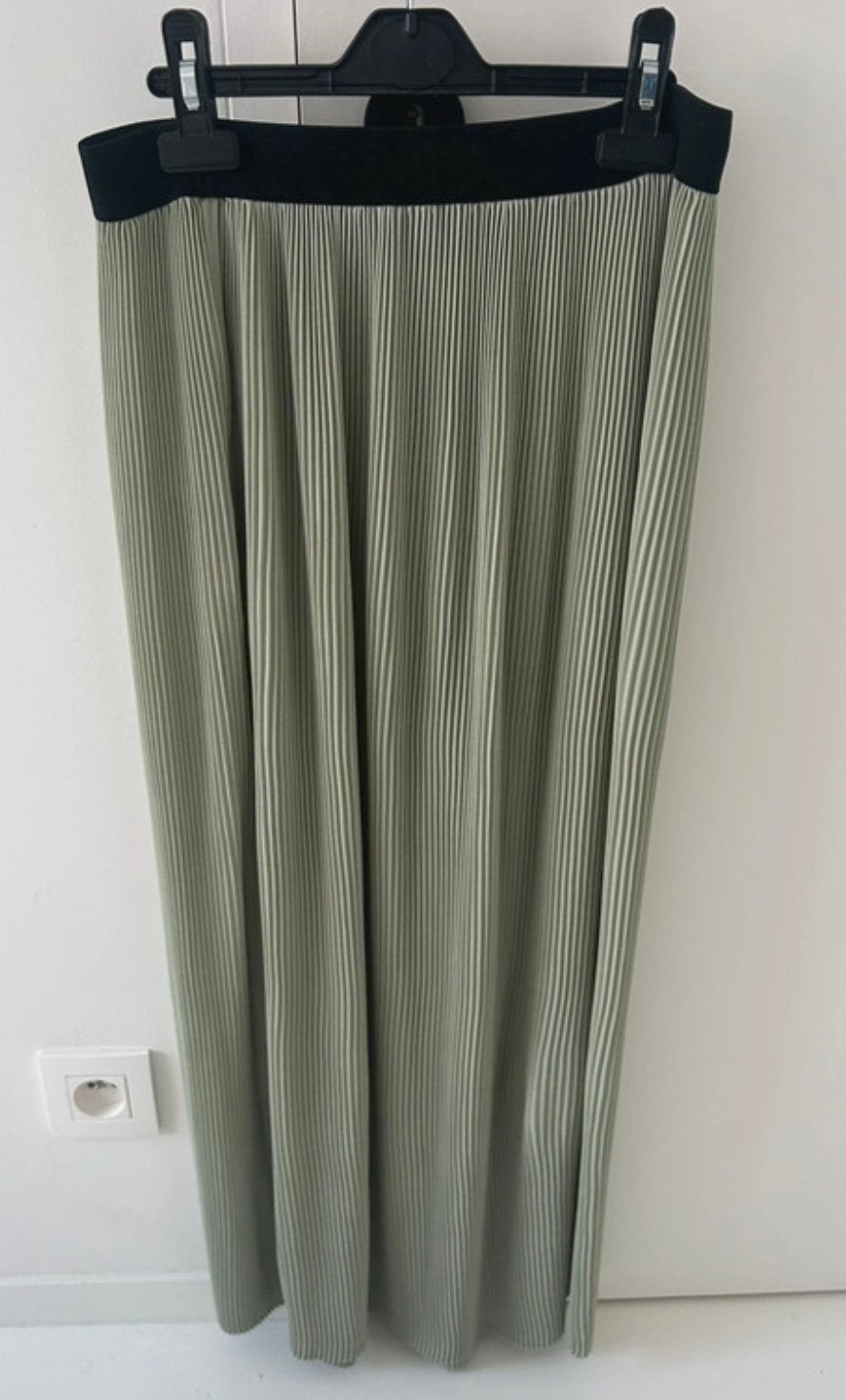 Mooie lange groene rok - medium - Only, Kleding | Dames, Rokken, Maat 38/40 (M), Ophalen of Verzenden, Zo goed als nieuw, Onder de knie