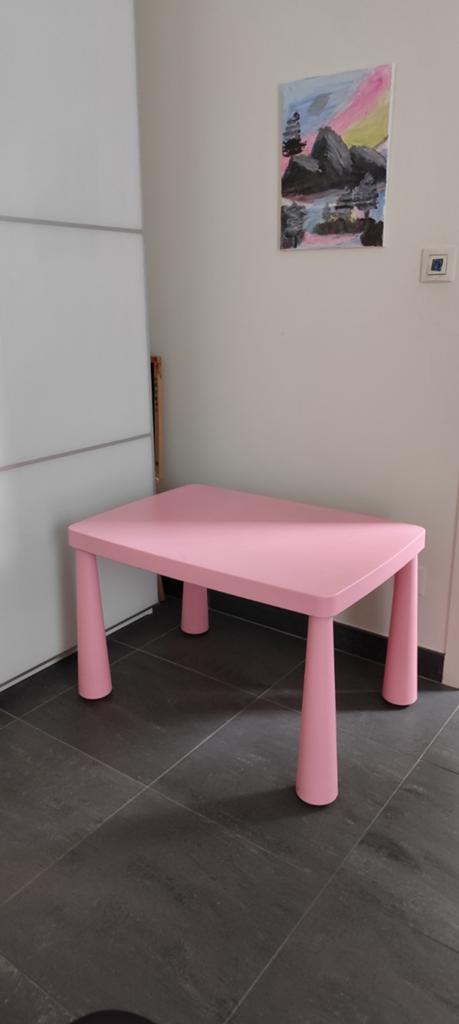 Roze kunststof kindertafel Ikea, Kinderen en Baby's, Kinderkamer | Tafels en Stoelen, Ophalen