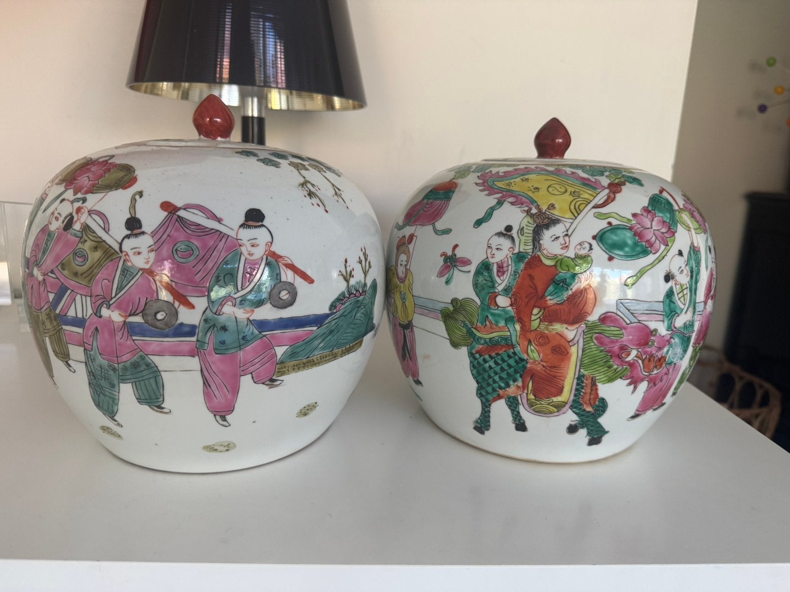 Set van  twee porcelein vase “Famille Rose “, Antiek en Kunst, Ophalen of Verzenden