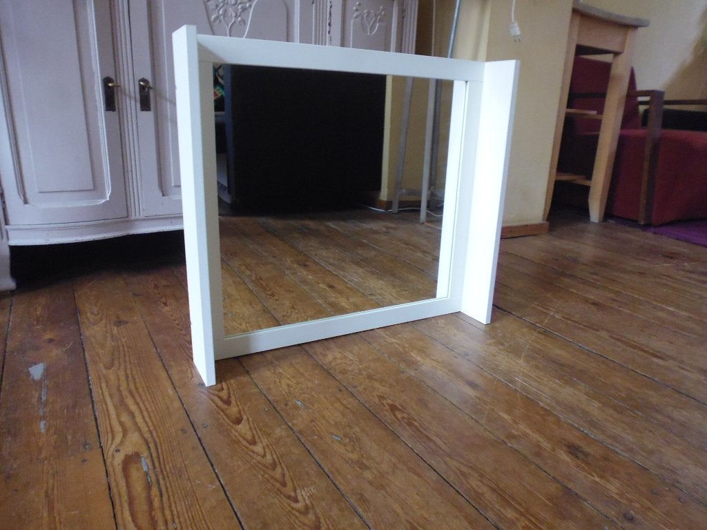IKEA SILVERÅN witte spiegel met plank — 56  64 cm, Huis en Inrichting, Woonaccessoires | Spiegels, Ophalen, Gebruikt, Minder dan 100 cm