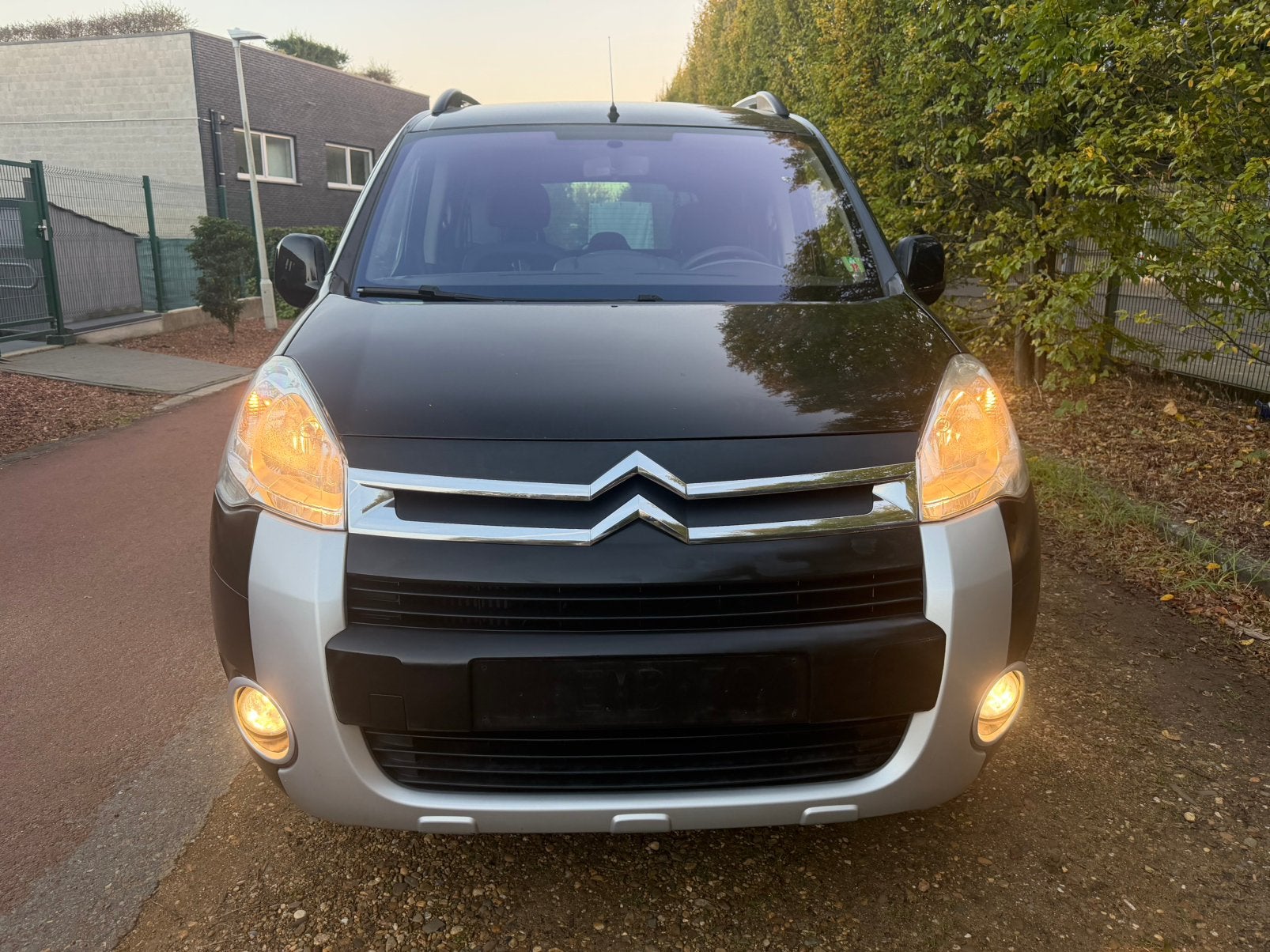 Citroen Berlingo 1.6 Hdi XTR *148.000 Km*2010*PROPER*1E MAIN, Auto's, Zwart, Zwart, Berlingo, 5 deurs