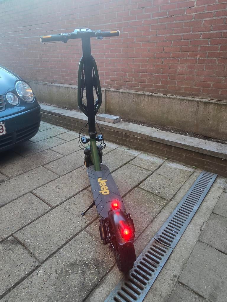 Jeep, Vélos & Vélomoteurs, Trottinettes, Enlèvement