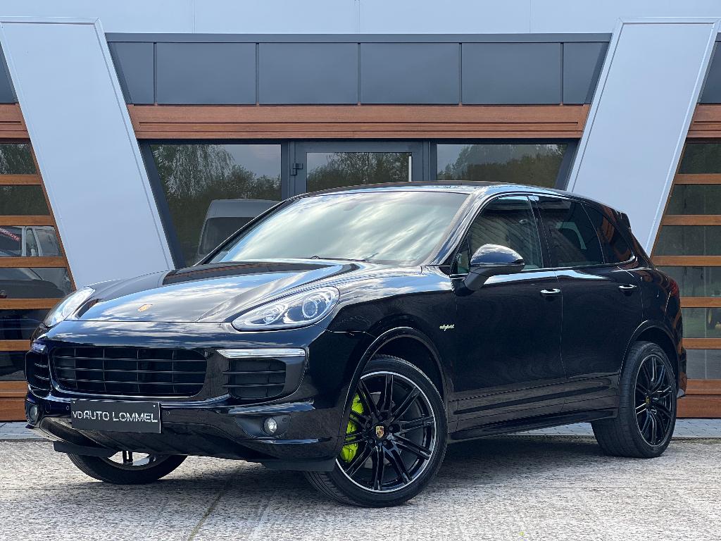 Porsche Cayenne S E-Hybrid - GTS - LUCHTVERING - GARANTIE, Automaat, 2995 cc, Zwart, Leder