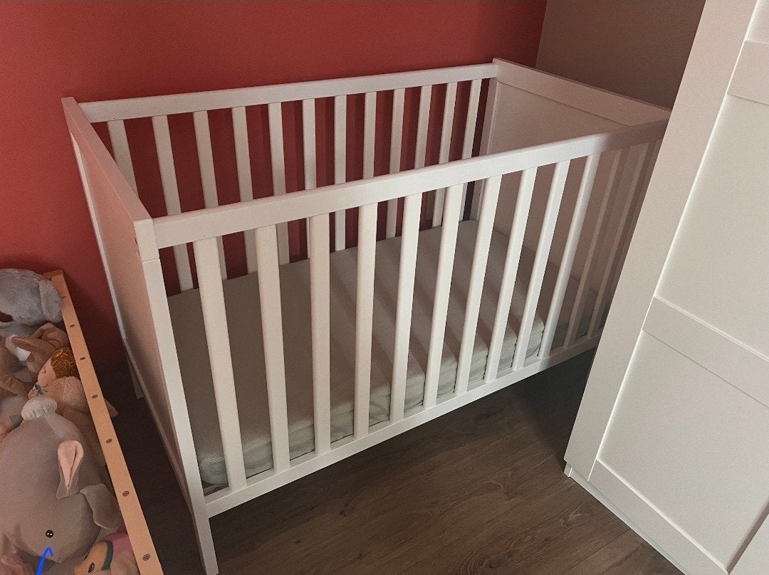 Sundvik babybedje wit 60×120cm, Ophalen, Nieuw, Ledikant