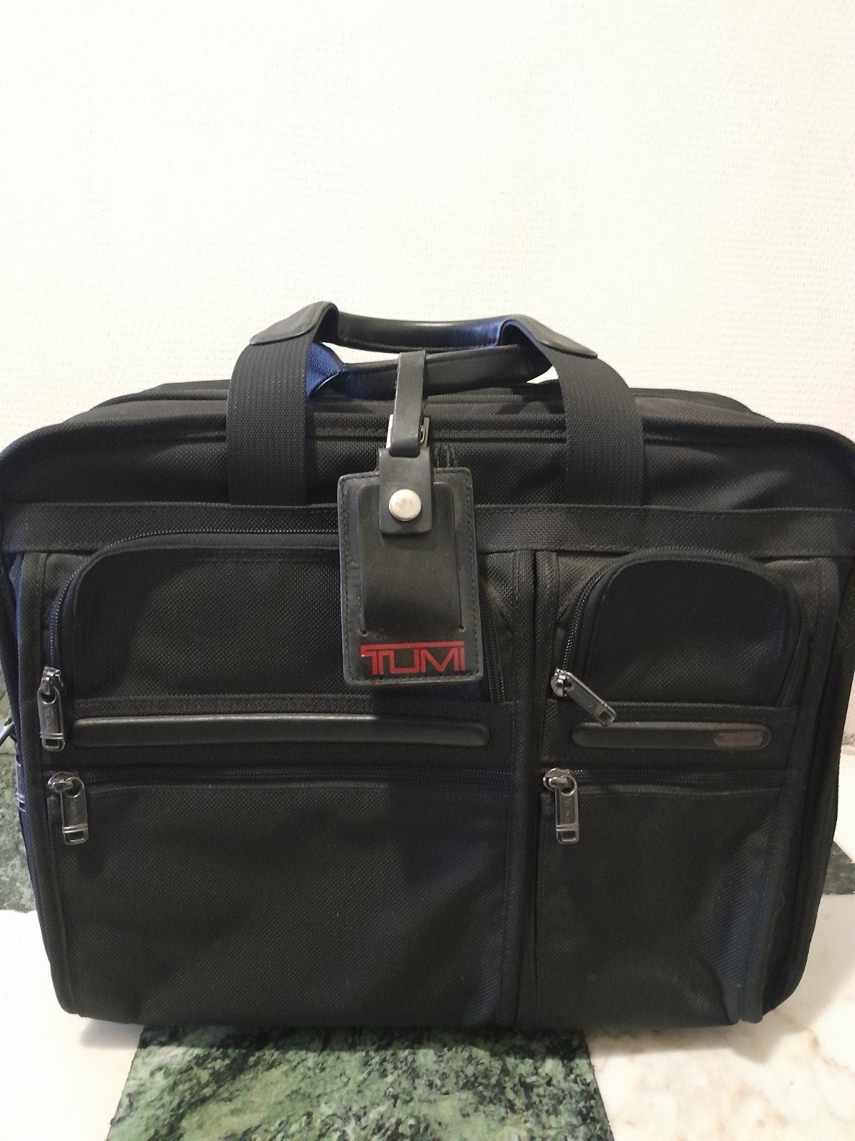 À vendre, sac TUMI de bureau business haut de gamme, Computers en Software, Laptoptassen, Handvat